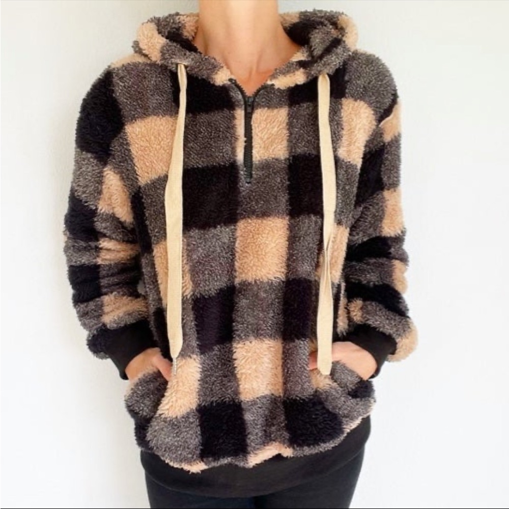 Black and tan plaid hooded Sherpa fleece pullover quarter zip sweater size small